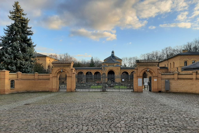 Jewish Cemetery WeiBensee - Berlin | Secret World Trip Planner