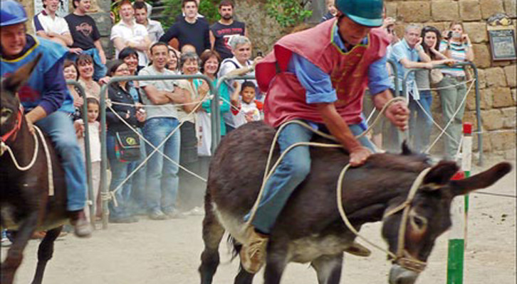 The Tonna race in Civita Bagnoregio - Civita | Secret World Trip Planner