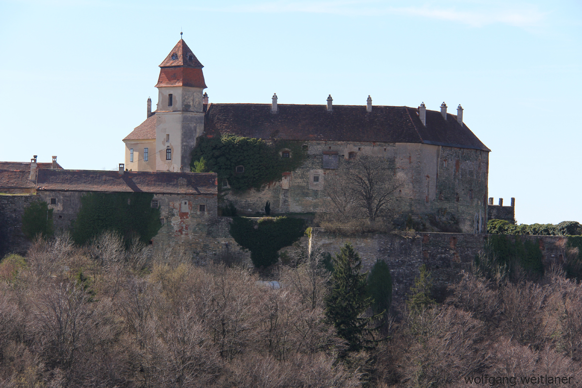 Château d'Ambre - Bernstein | Secret World Trip Planner