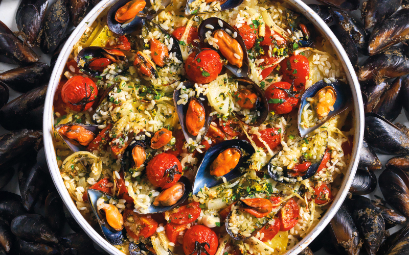 Tiella de riz, pommes de terre et moules - Ostuni | Secret World Trip Planner