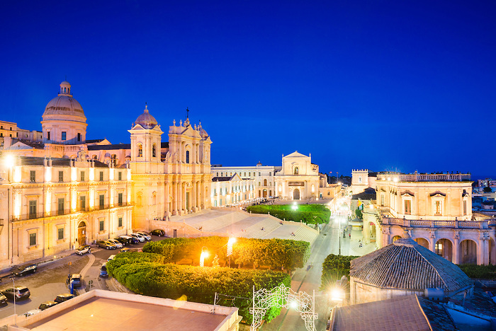 Place de l'hôtel de ville - Noto | Secret World Trip Planner