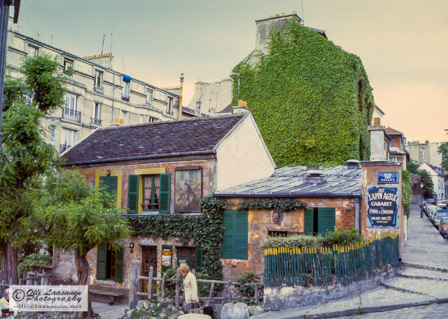 Au Lapin Agile Cabaret - Paris | Secret World Trip Planner