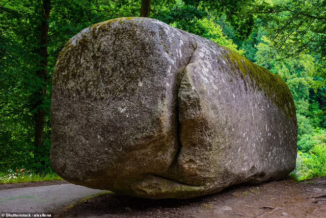 Trembling Rock (Roccia Tremante) - Huelgoat | Secret World Trip Planner