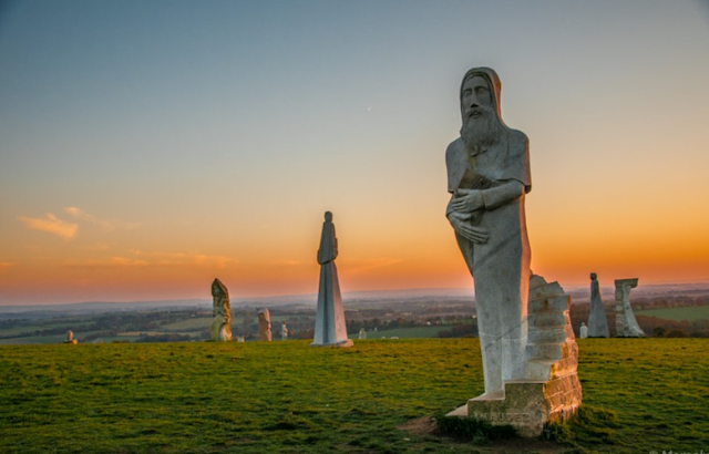 Vallée des Saints (Valle dei Santi) - Carnoët | Secret World Trip Planner