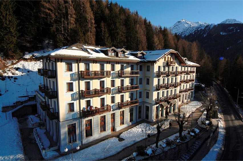 جسر خشبي - Ponte di Legno | Secret World Trip Planner