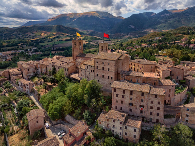 Sarnano falu - Sarnano | Secret World Trip Planner