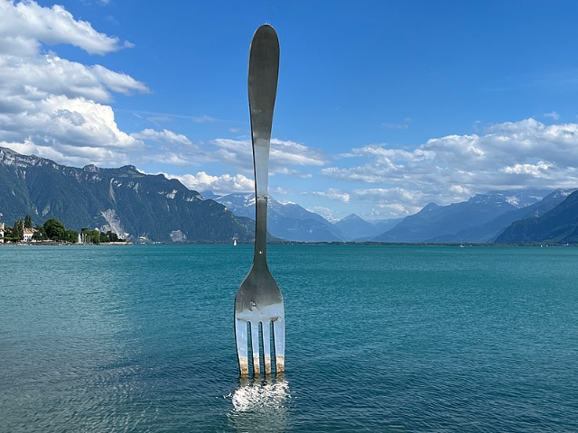 The giant fork of Vevey - Vevey | Secret World Trip Planner