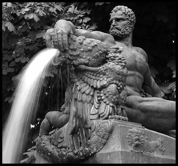 Fontana Angelica - Torino | Secret World Trip Planner