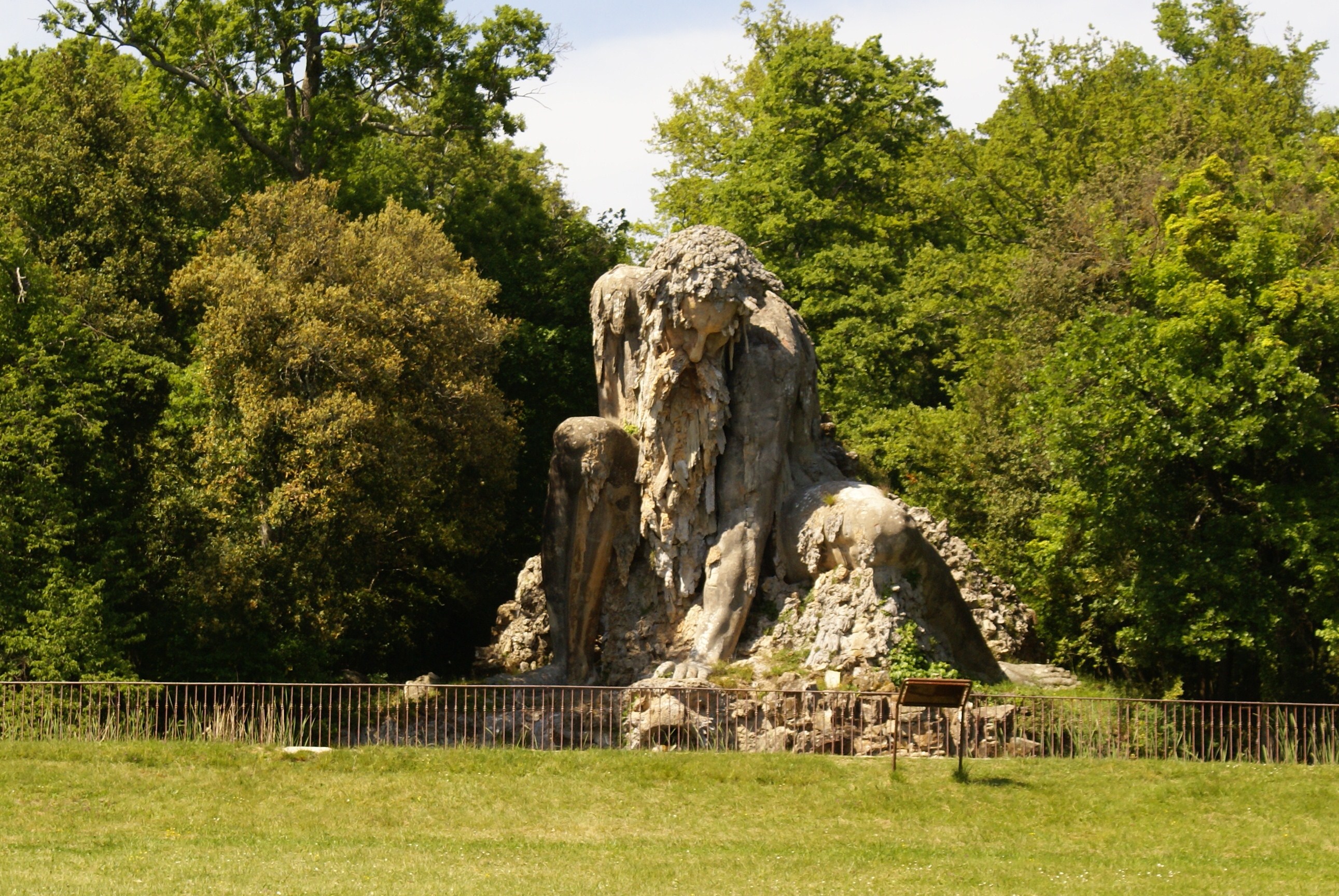 Colosso dell’Appennino - Pratolino | Secret World Trip Planner