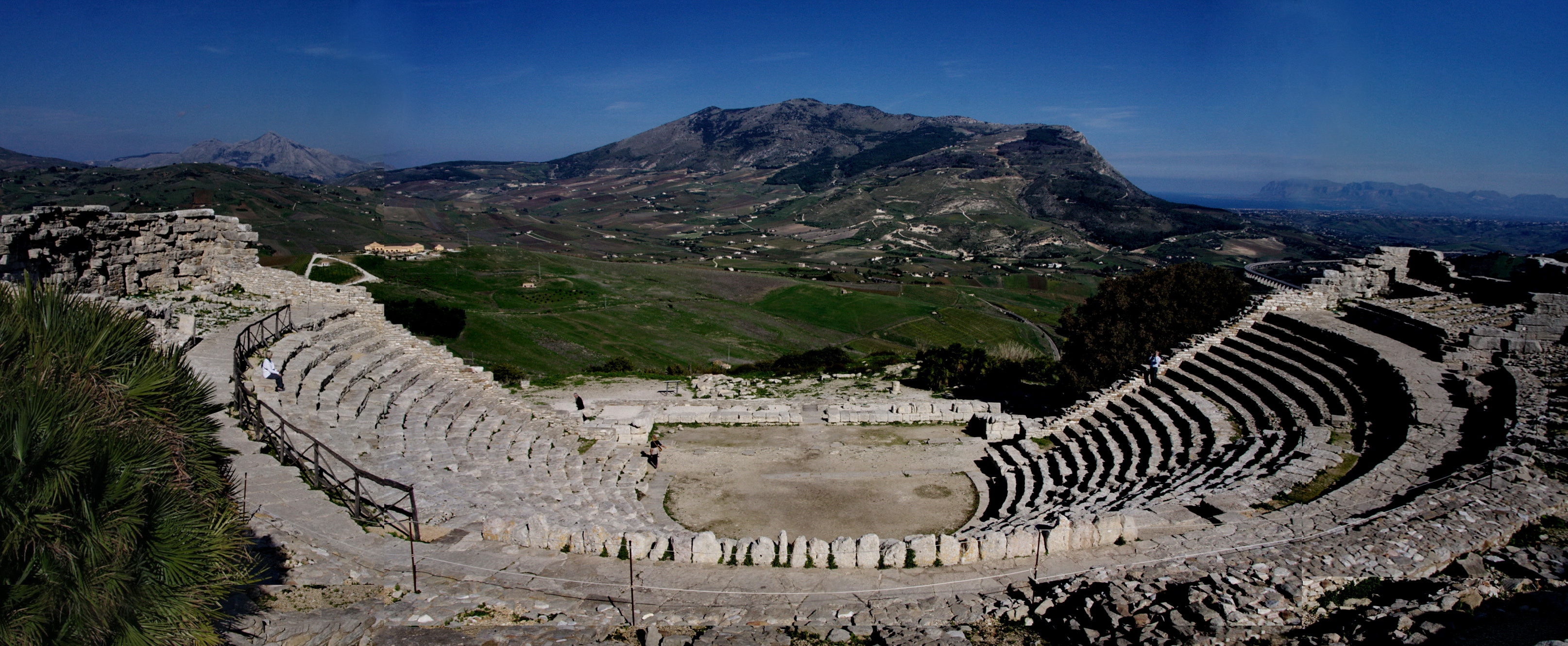 Teatro Greco di Segesta - Strada Provinciale 68 | Secret World Trip Planner