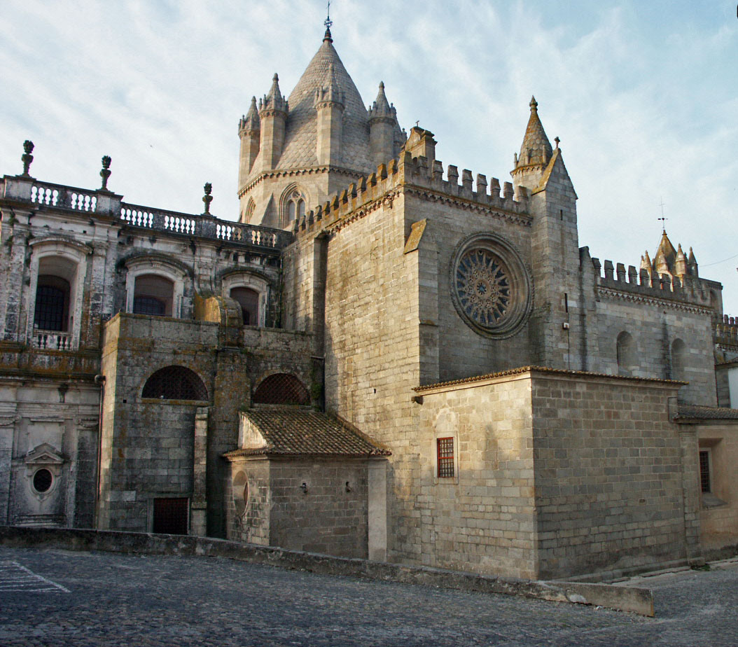 The Cathedral of Évora - Évora | Secret World Trip Planner
