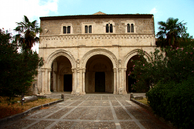 Abazia di San Clemente a Casauria - San Clemente | Secret World Trip Planner