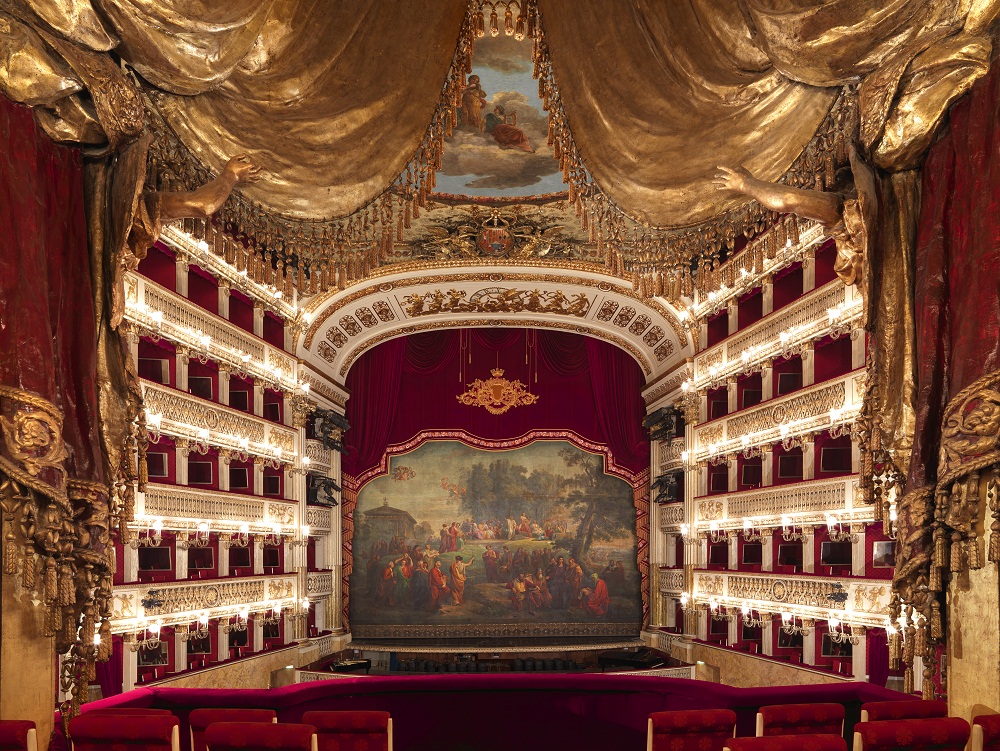 Teatro San Carlo - Napoli | Secret World Trip Planner
