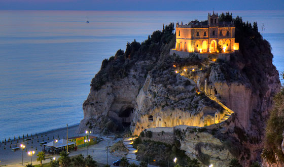 S. Maria dell'isola - Tropea | Secret World Trip Planner