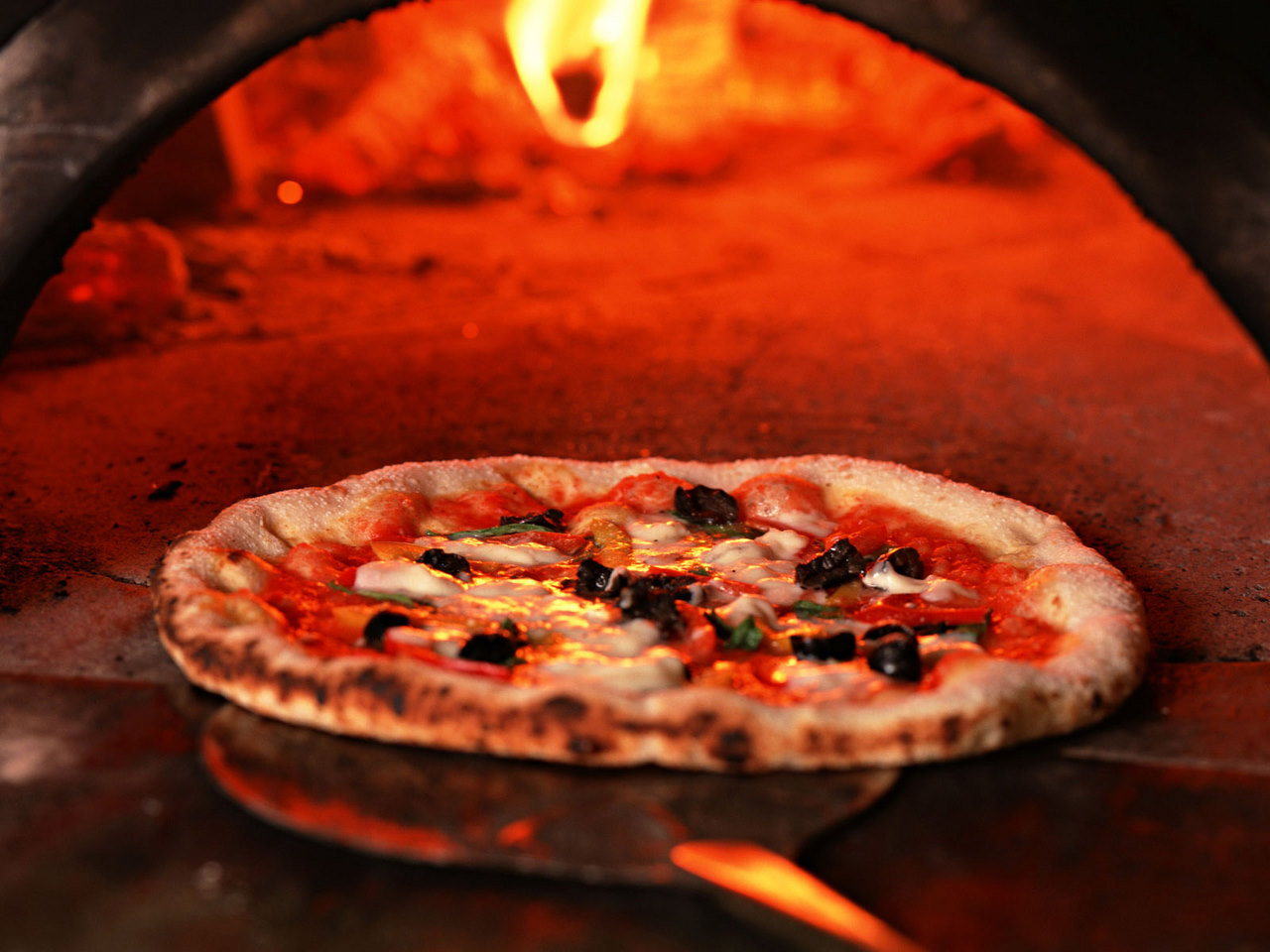 La Pizza...un piatto unico al mondo - Napoli | Secret World Trip Planner