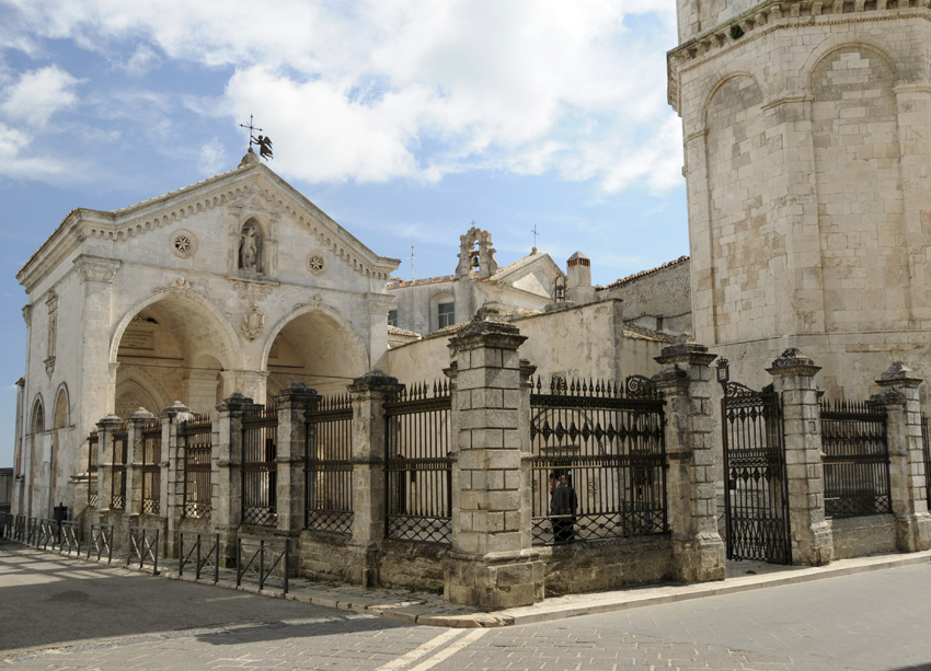 Il santuario di San Michele Arcangelo - Monte Sant'Angelo | Secret World Trip Planner