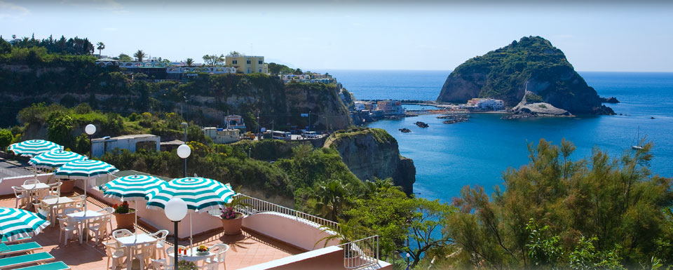Il Pittoresco Borgo di Sant’Angelo d’Ischia — Isola d'Ischia