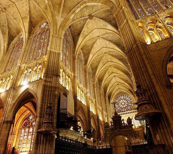 León Cathedral - León | Secret World Trip Planner