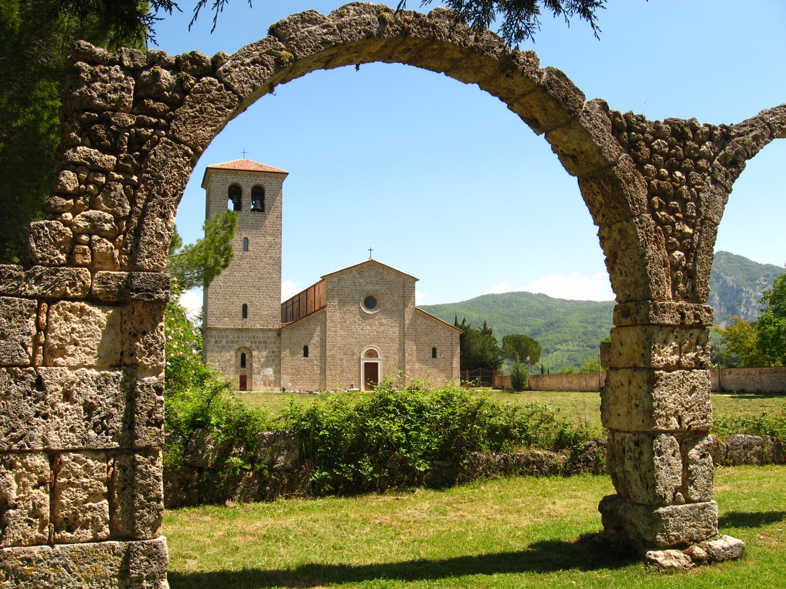 Abbazia di San Vincenzo al Volturno - Cerro al Volturno IS | Secret World Trip Planner