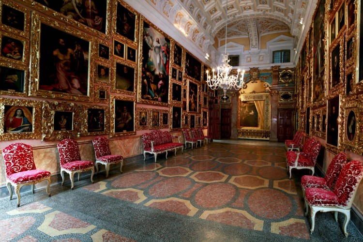 Isola Bella e Palazzo Borromeo - Isola Bella | Secret World Trip Planner