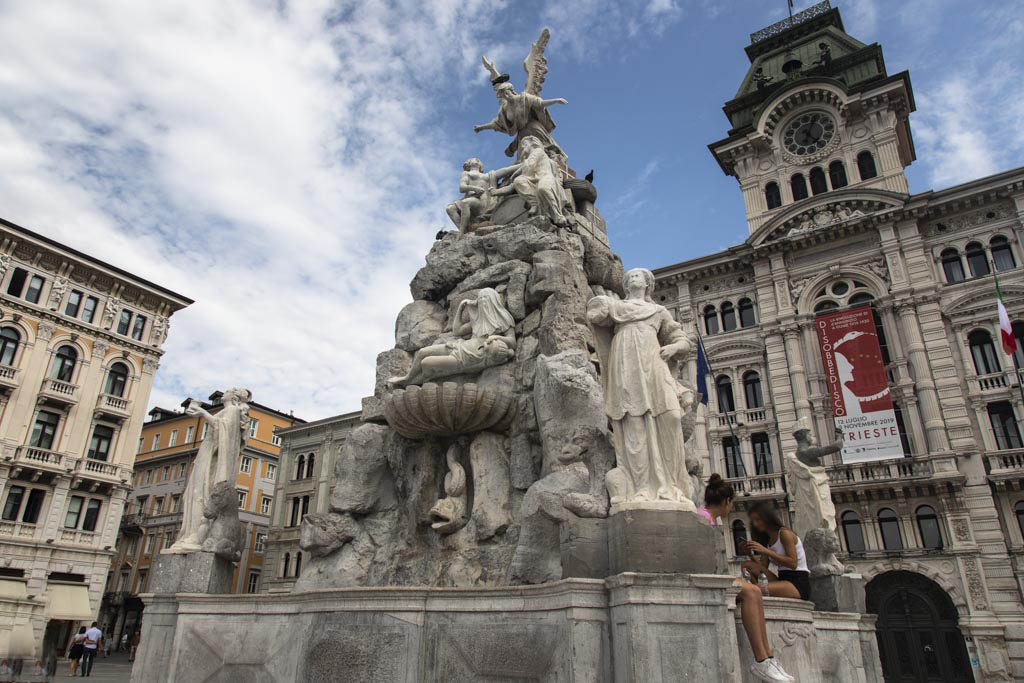 Trieste: Fontana dei Quatttro Continenti — Trieste