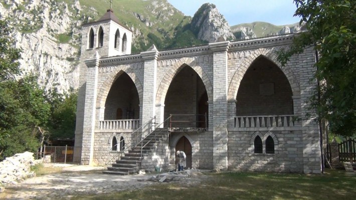 Gola dell'infernaccio ed Eremo di S Leonardo - Montefortino | Secret World Trip Planner
