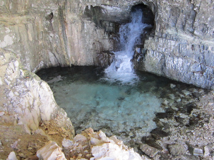 Grotta dello Schievo - Barrea | Secret World Trip Planner