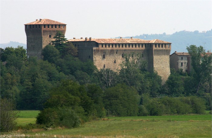 Castello di Varano De Melegari - Varano de' Melegari | Secret World Trip Planner