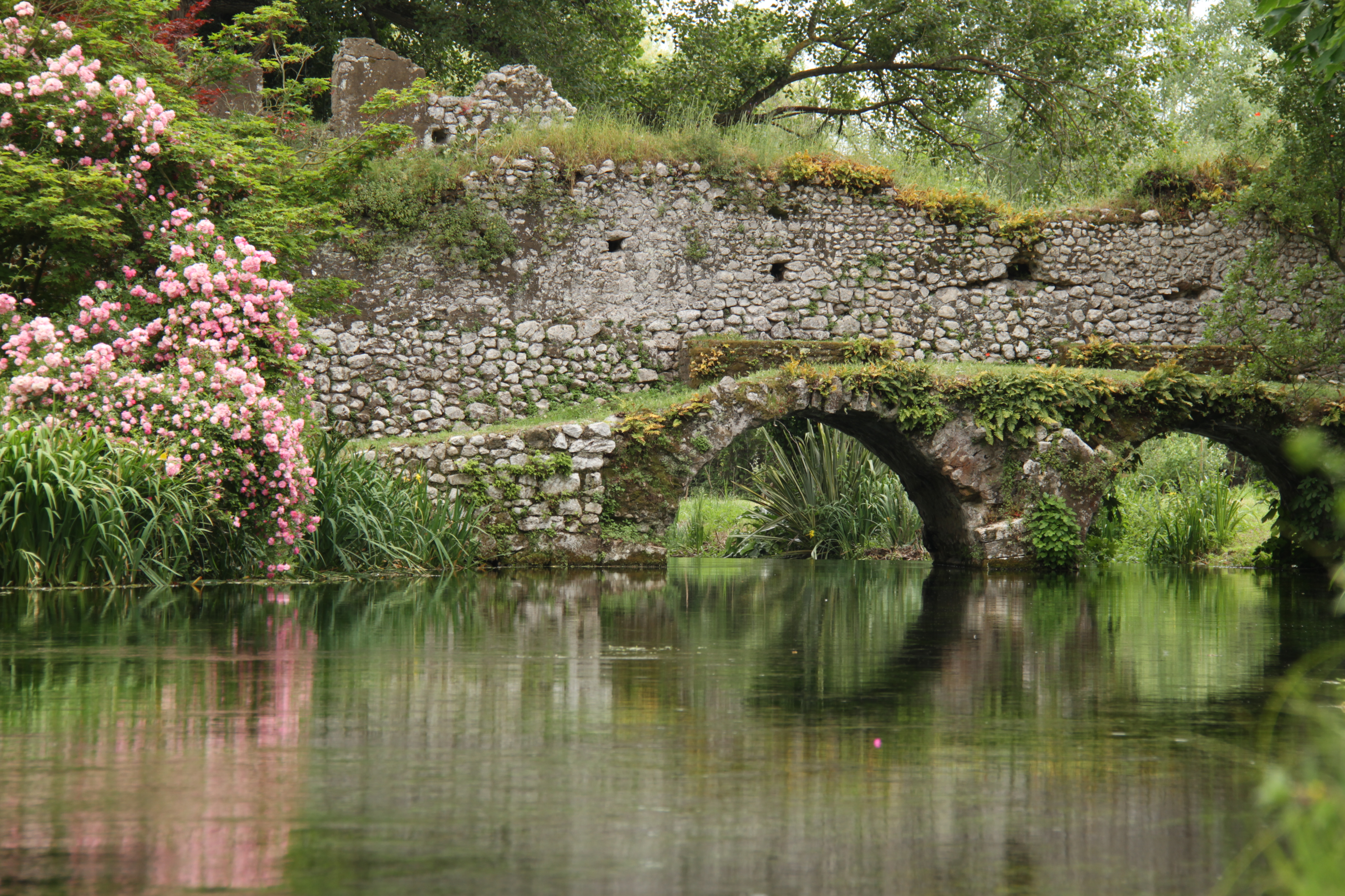 Giardino di Ninfa - Doganella di Ninfa | Secret World Trip Planner