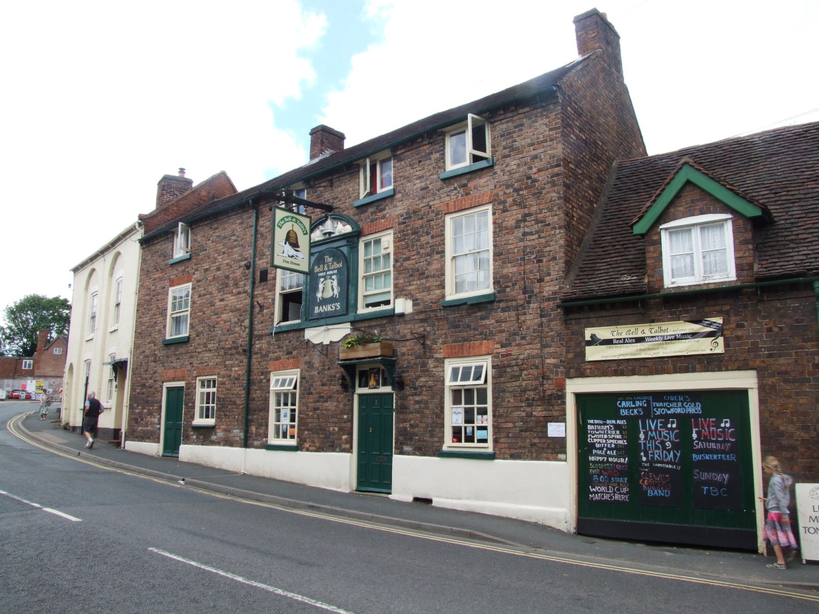 Bridgnorth s'élève sur une falaise de grès - Bridgnorth | Secret World Trip Planner