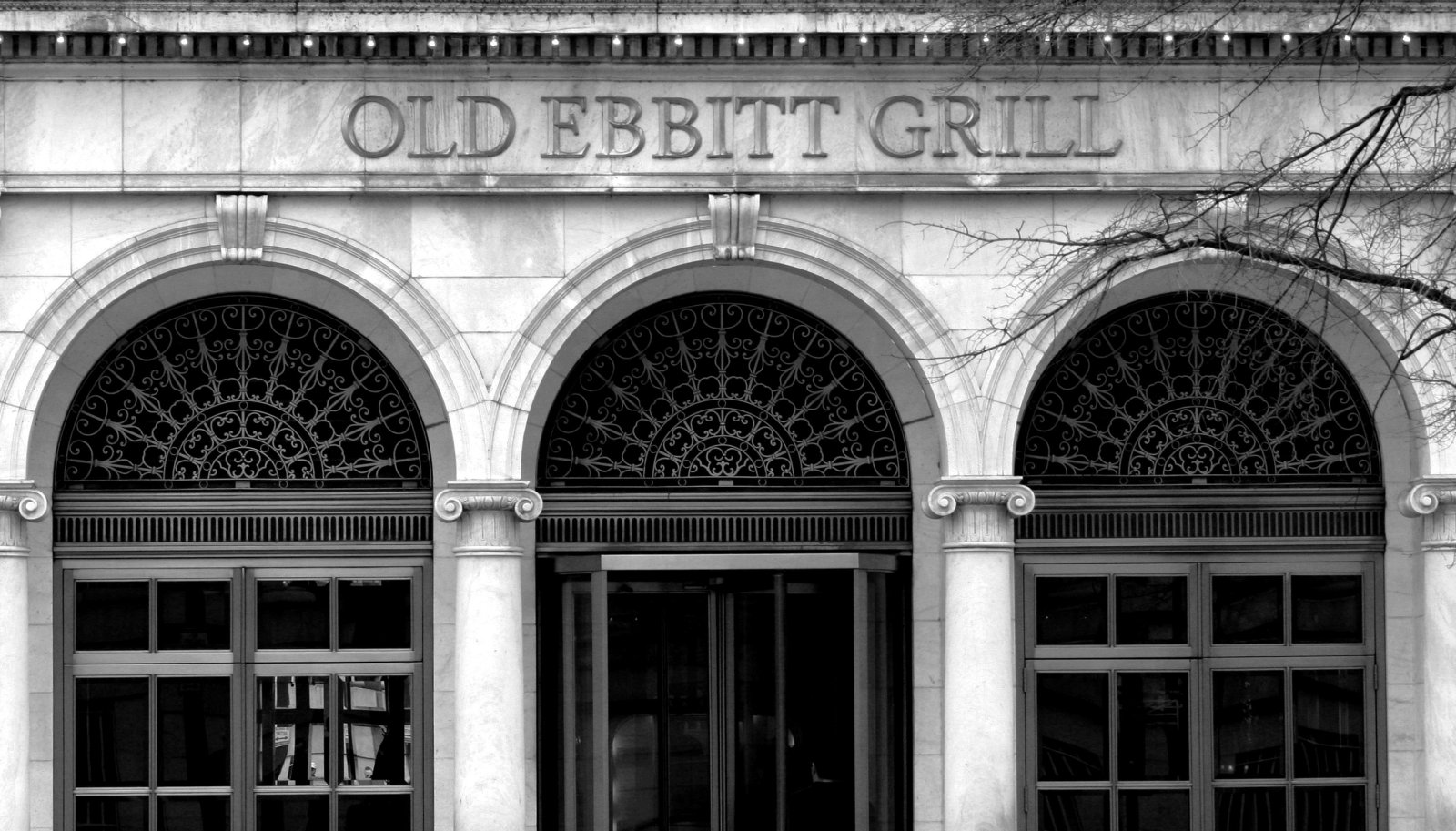 Old Ebbitt Grill, fondé en 1856, est le plus ancien saloon de Washington. - Old Ebbitt Grill | Secret World Trip Planner
