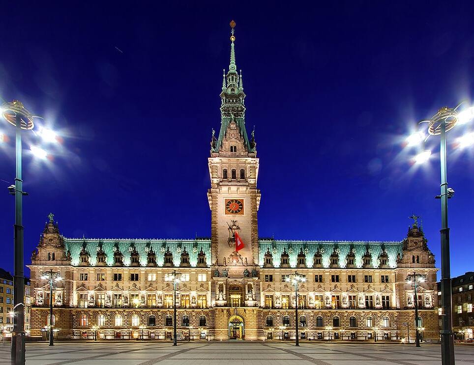 Stadhuis van Hamburg - Hamburg | Secret World Trip Planner