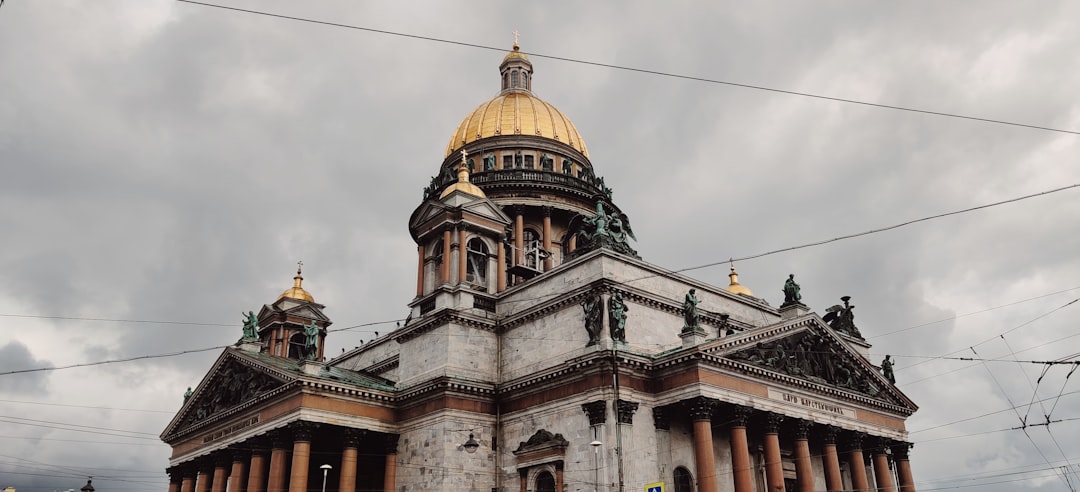 Cathédrale Saint-Isaac, Saint-Pétersbourg - Sankt-Peterburg | Secret World Trip Planner