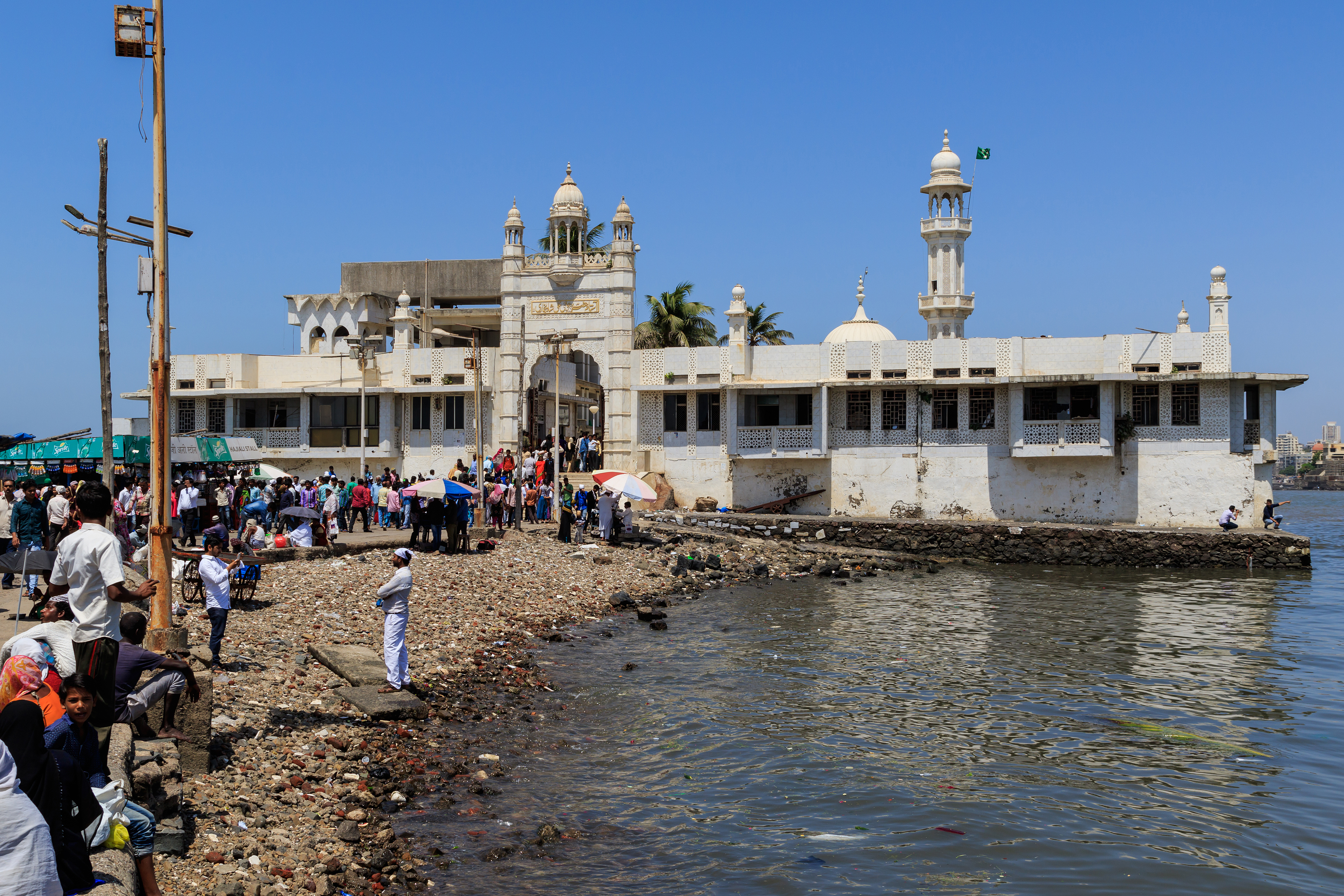 Mumbai: Haji Ali Dargah - one of the most famous Mosque. - Mumbai | Secret World Trip Planner