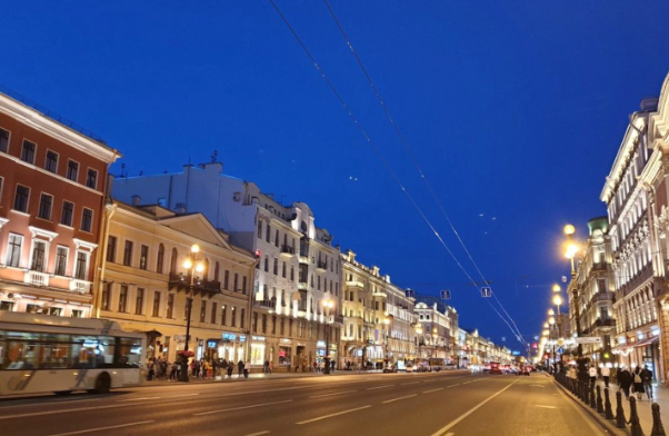 Perspective Nevsky à Saint-Pétersbourg — Sankt-Peterburg
