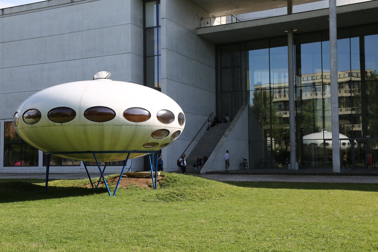 Pinakothek der Moderne (The Picture Gallery of Modern Art) - München | Secret World Trip Planner
