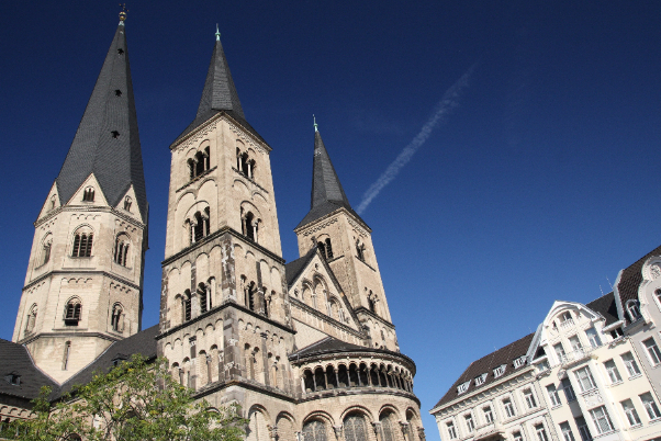 The Bonn Minster (French : Cathédrale de Bonn) — Bonn