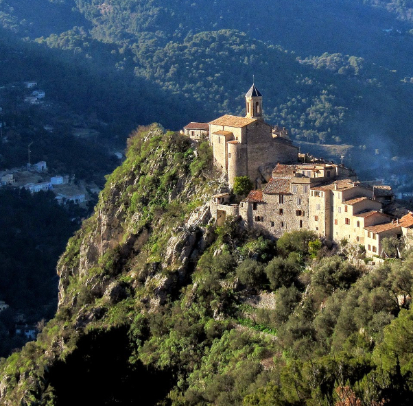 Peillon egy nagyon festői erődített falu. - Peillon | Secret World Trip Planner