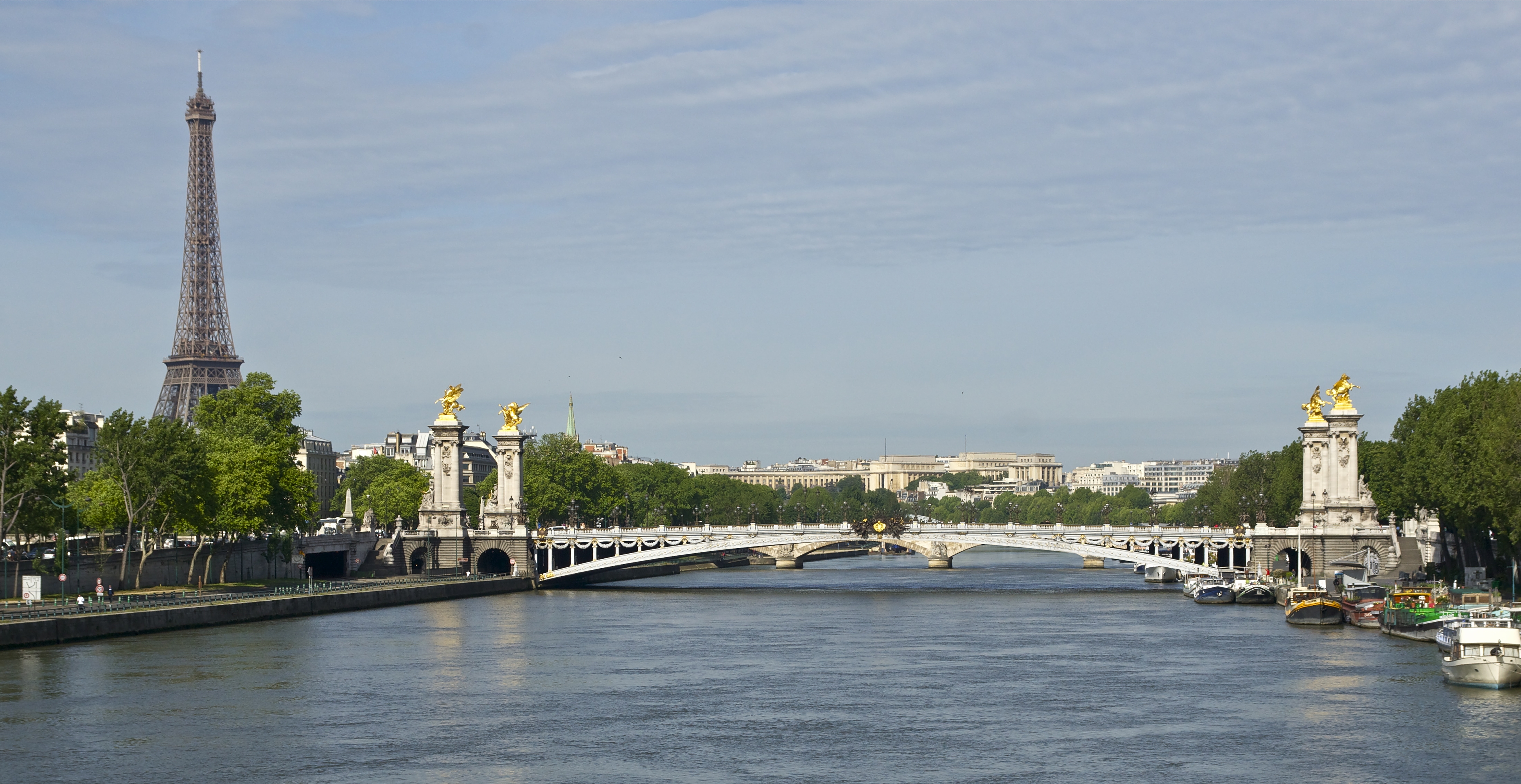 河流商业和航运之泉 - Paris | Secret World Trip Planner