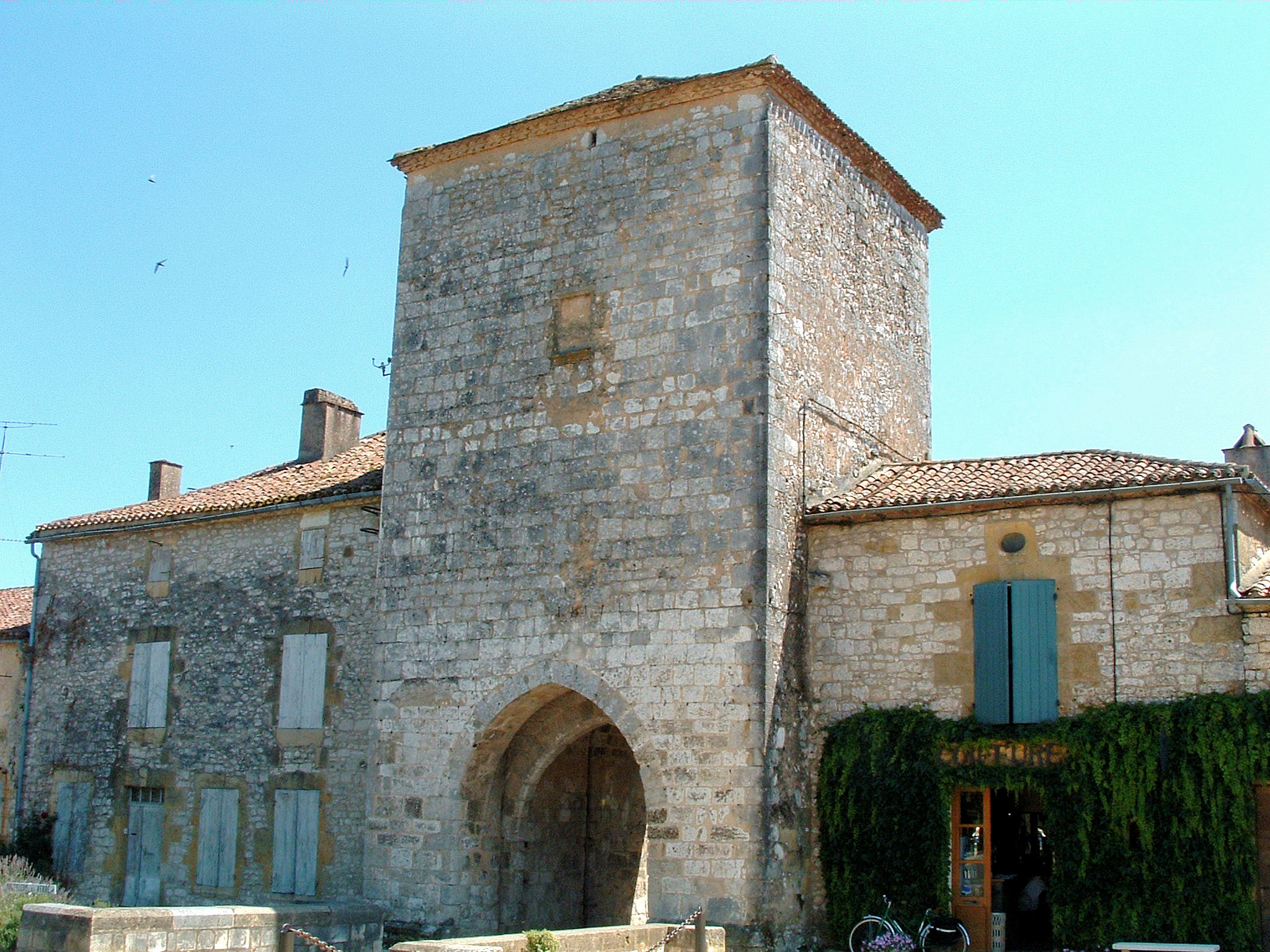 Monpazier, une bastide du 13e siècle - Monpazier | Secret World Trip Planner