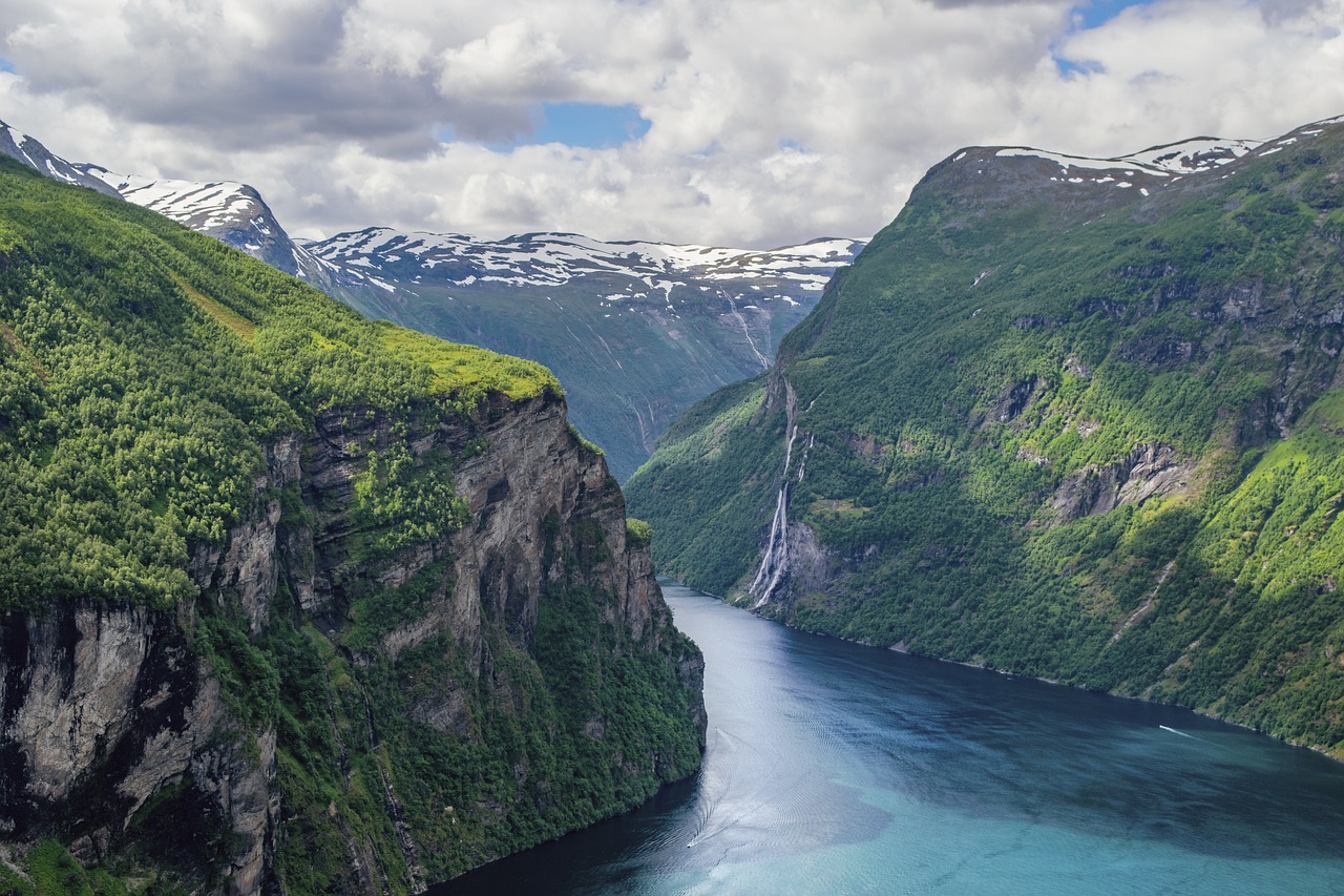 La chute d'eau des Sept Sœurs en Norvège - Stranda | Secret World Trip Planner