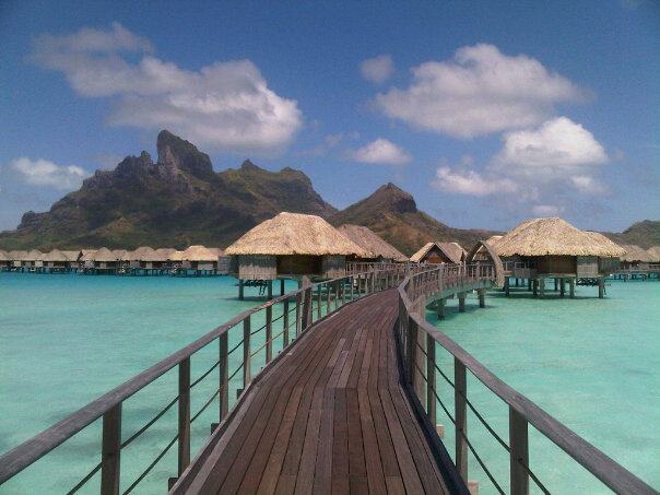 Hôtel Four Seasons - Bora Bora - Bora Bora | Secret World Trip Planner