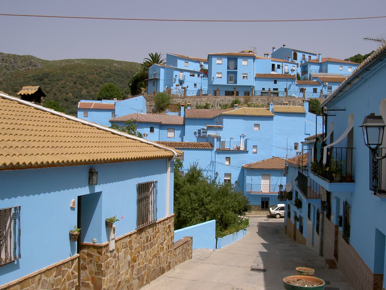 Juzcar, un village bleu espagnol - Júzcar | Secret World Trip Planner