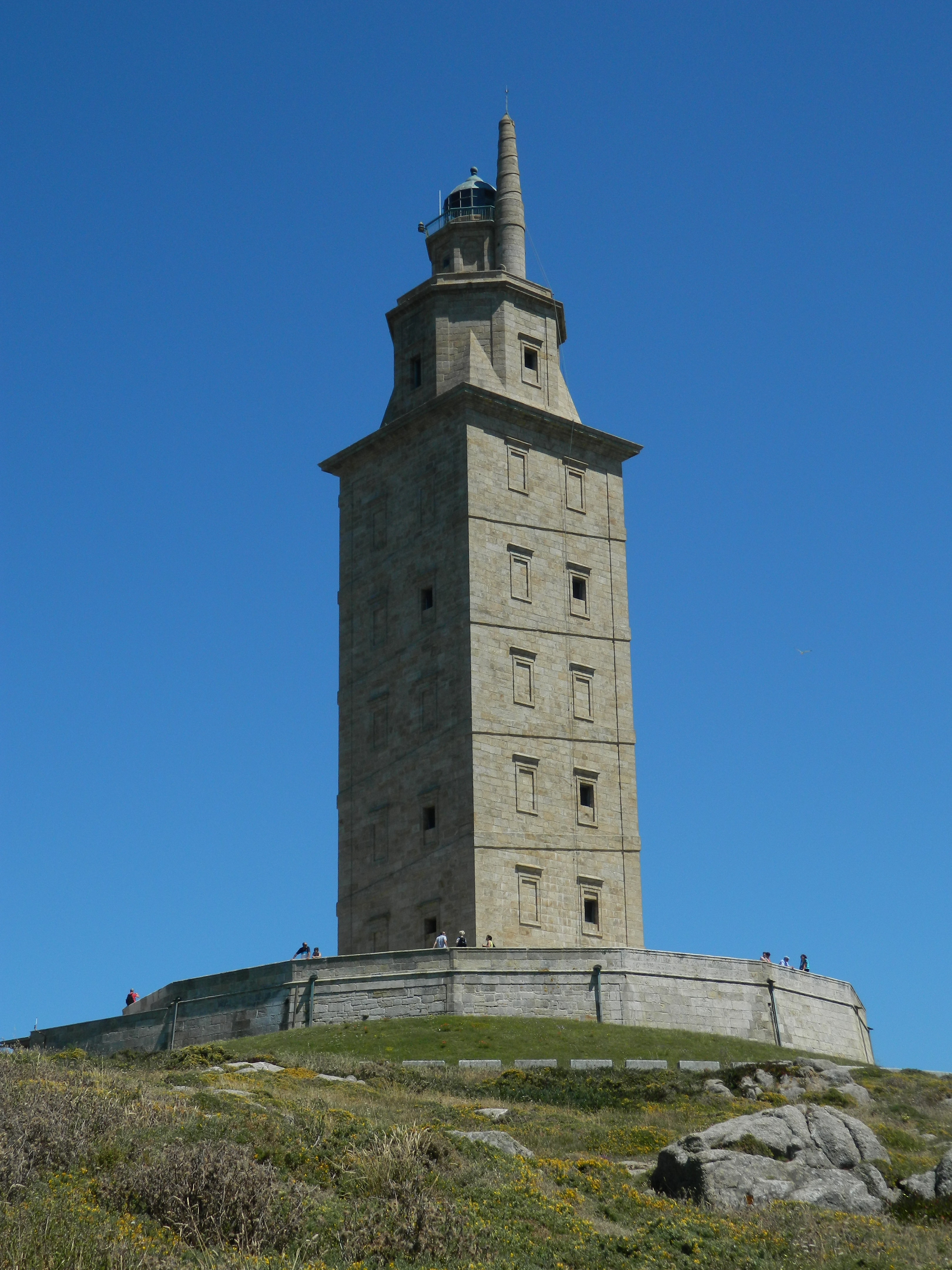 La Tour d'Hercule est un ancien phare romain. - A Coruña | Secret World Trip Planner