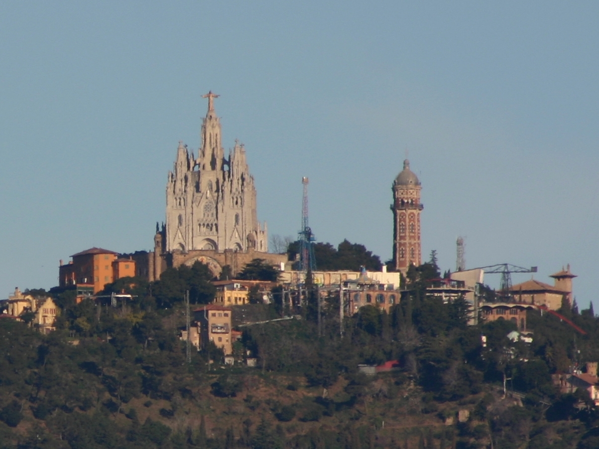 Barcellona et la spectaculaire cathédrale Tibidabo del Sagrat Cor - Secret World - Barcellona | Secret World Trip Planner