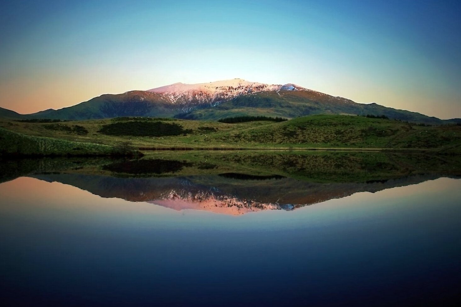 Snowdon the second highest mountain in Britain — Llanberis