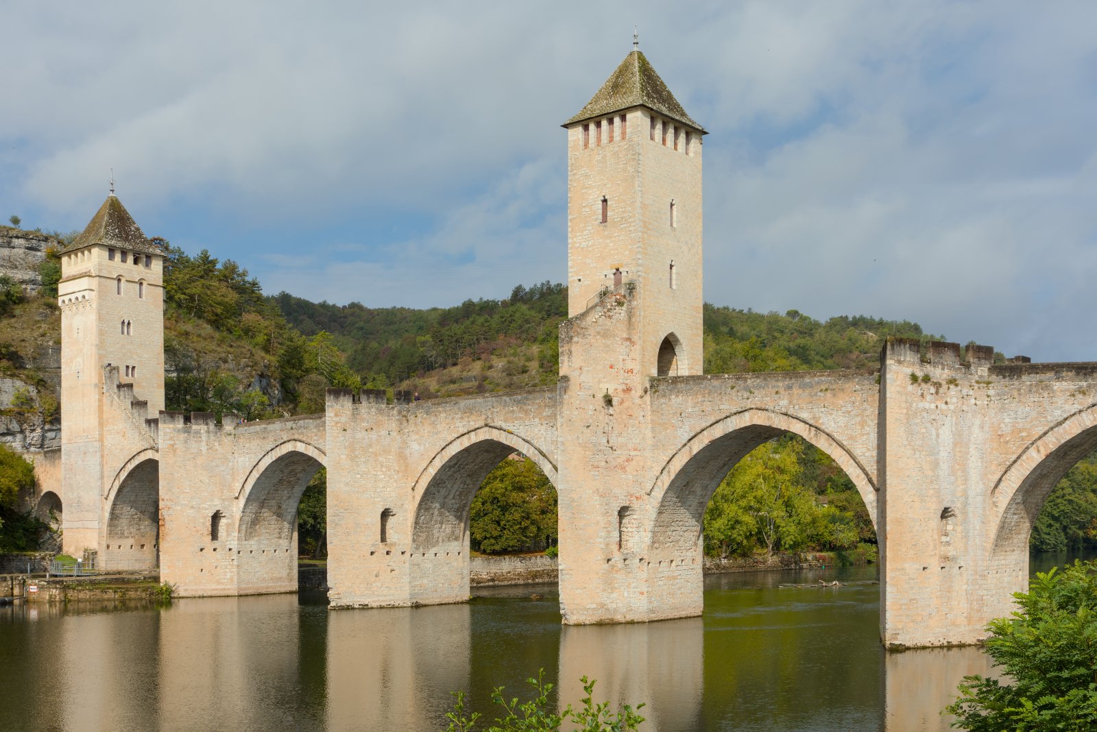 Cahors: Valentré Bridge - Cahors | Secret World Trip Planner