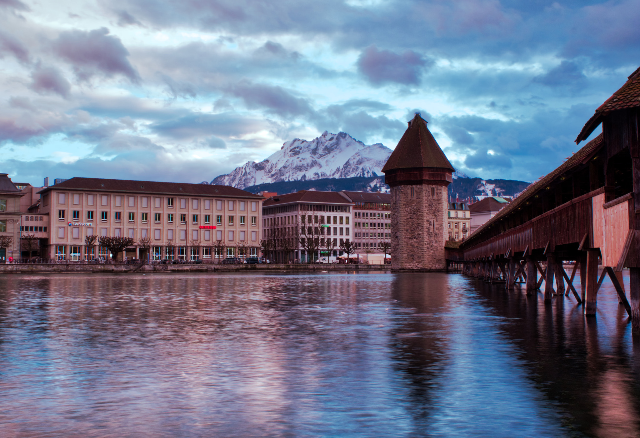 De Kapelbrug (Kapellbrücke) - Lucerna | Secret World Trip Planner