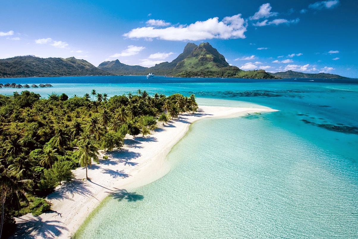Matira is the most famous of Tahiti's beaches — Bora Bora