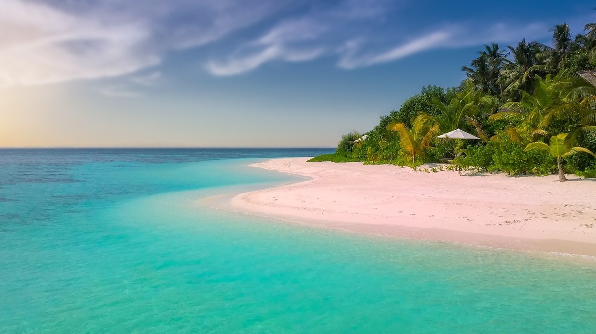 Plage de Honopu, également connue sous le nom de Cathedral Beach - Honopu Beach | Secret World Trip Planner